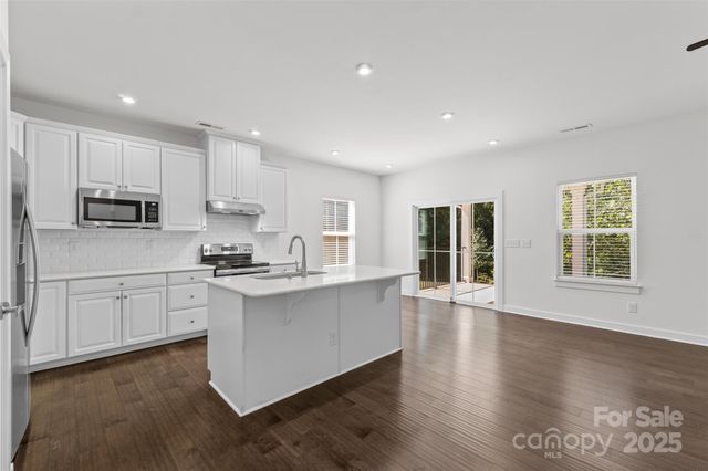 10050 Lilac Court, Charlotte, NC 28215