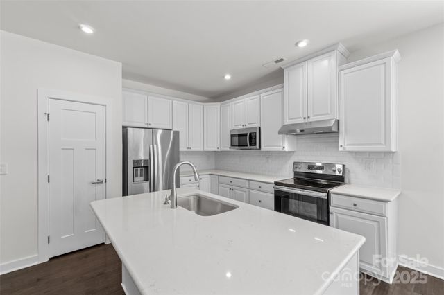 10050 Lilac Court, Charlotte, NC 28215