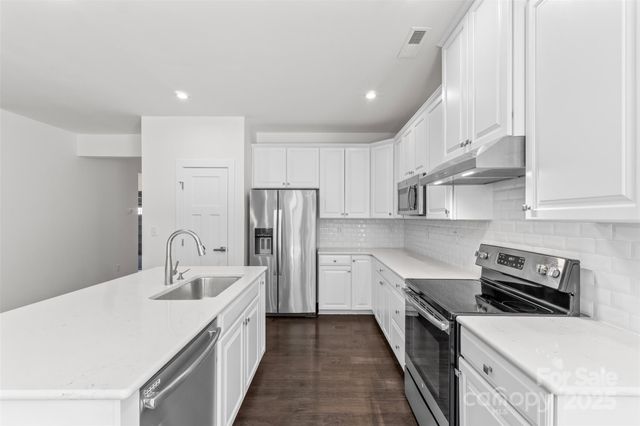 10050 Lilac Court, Charlotte, NC 28215