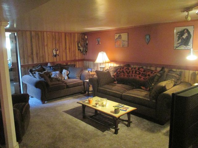 439 N Iowa Avenue, Villa Park, IL 60181