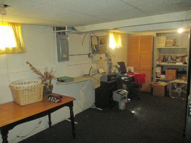 439 N Iowa Avenue, Villa Park, IL 60181