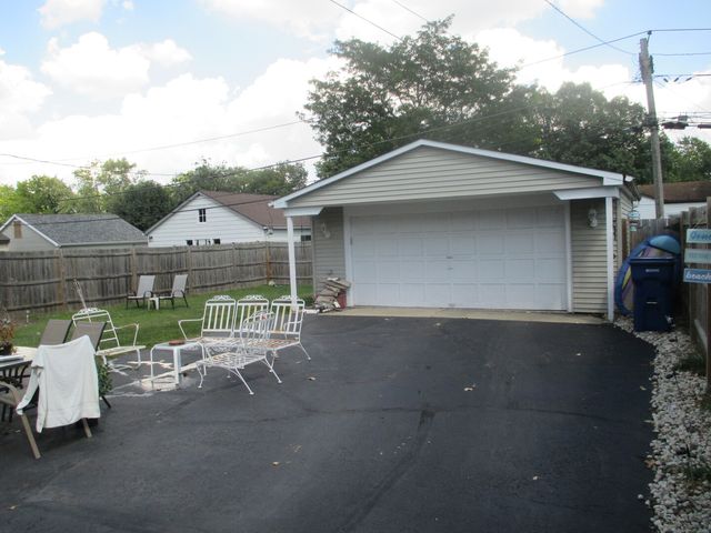 439 N Iowa Avenue, Villa Park, IL 60181