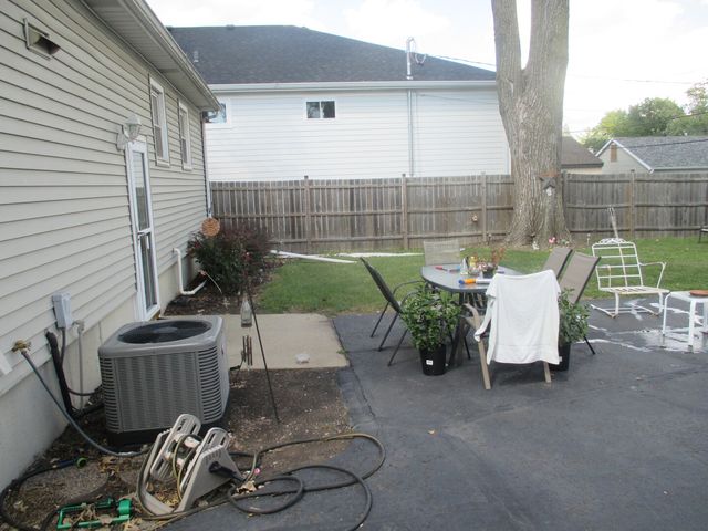 439 N Iowa Avenue, Villa Park, IL 60181