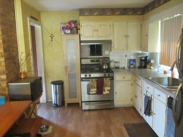 439 N Iowa Avenue, Villa Park, IL 60181