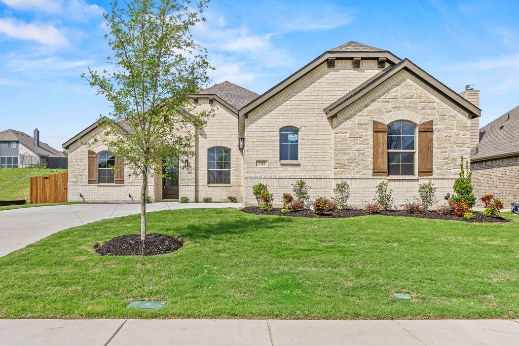 737 Winecup Way, Midlothian, TX 76065