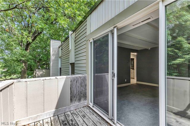 1633 Cedarwood Drive 320, Westlake, OH 44145