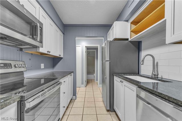 1633 Cedarwood Drive 320, Westlake, OH 44145