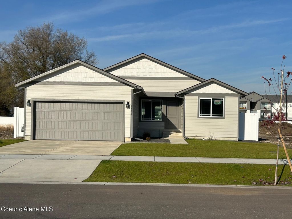 10175 Liverpool Loop, Hayden, ID 83835