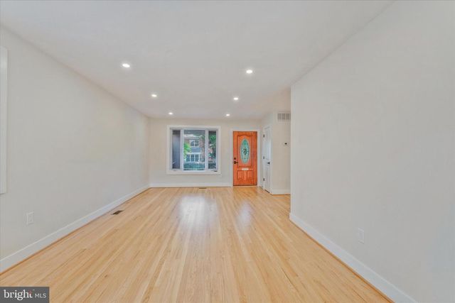 409 JEFFERSON ST NE, Washington, DC 20011