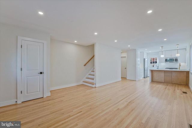 409 JEFFERSON ST NE, Washington, DC 20011