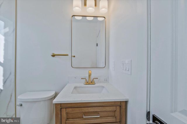 409 JEFFERSON ST NE, Washington, DC 20011