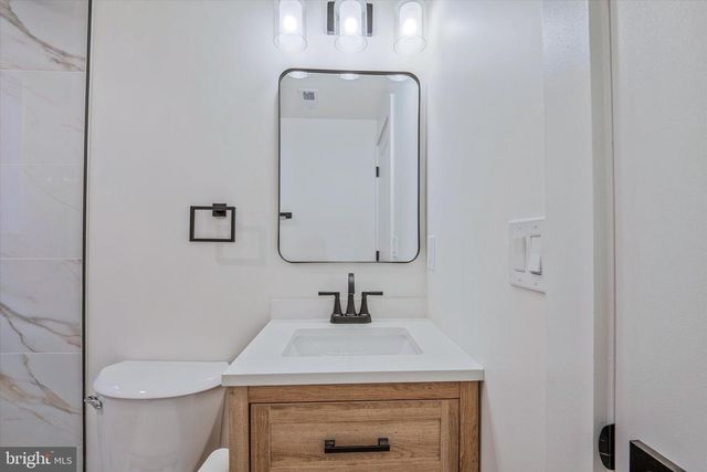 409 JEFFERSON ST NE, Washington, DC 20011