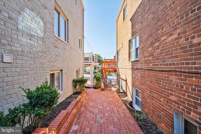 409 JEFFERSON ST NE, Washington, DC 20011