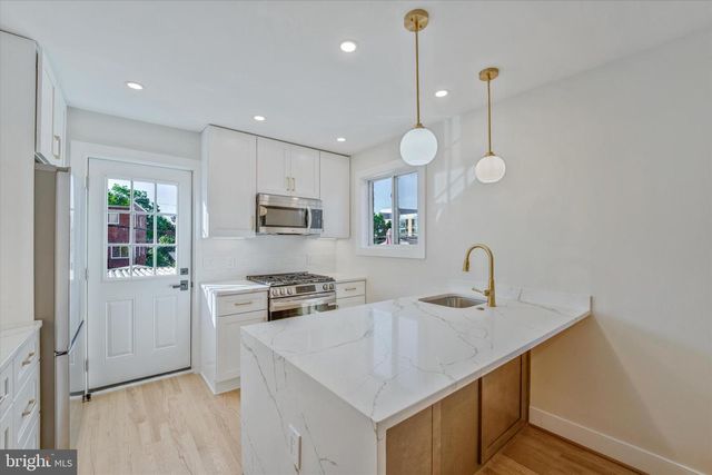 409 JEFFERSON ST NE, Washington, DC 20011