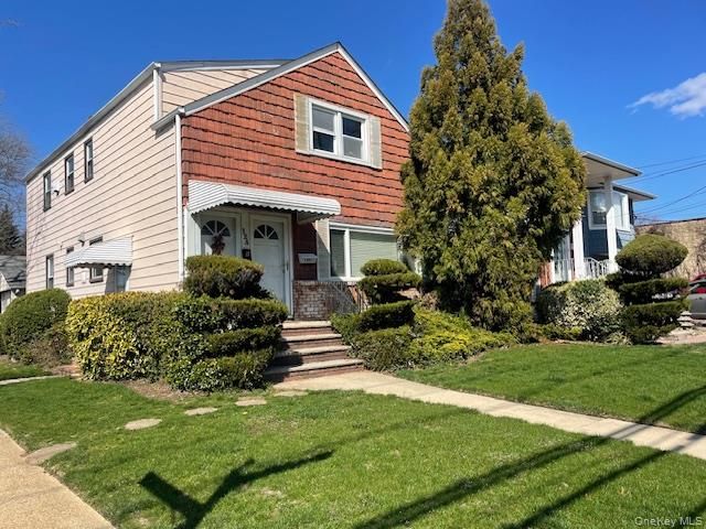 124 Lakeview Avenue, Lynbrook, NY 11563