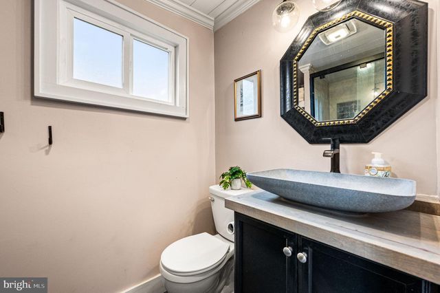 3319 SALFORD STATION RD, Perkiomenville, PA 18074