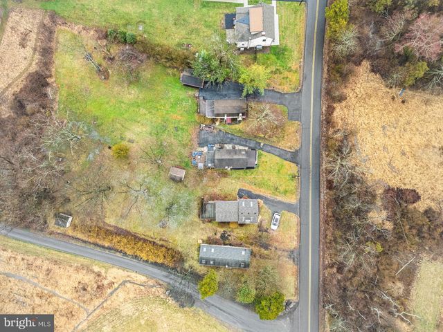3319 SALFORD STATION RD, Perkiomenville, PA 18074