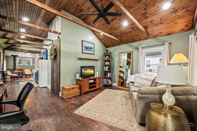 3319 SALFORD STATION RD, Perkiomenville, PA 18074