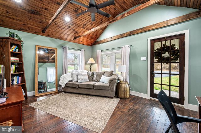 3319 SALFORD STATION RD, Perkiomenville, PA 18074