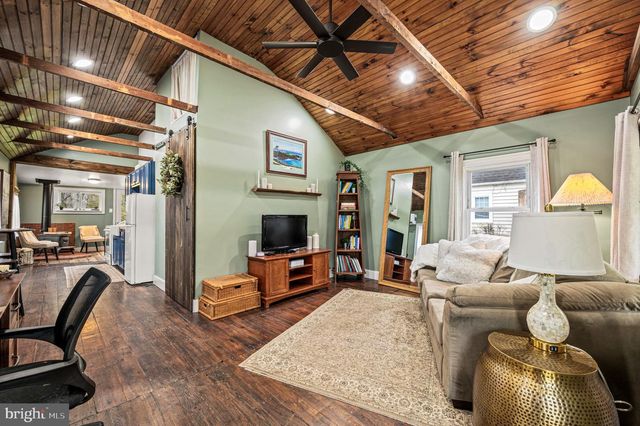 3319 SALFORD STATION RD, Perkiomenville, PA 18074