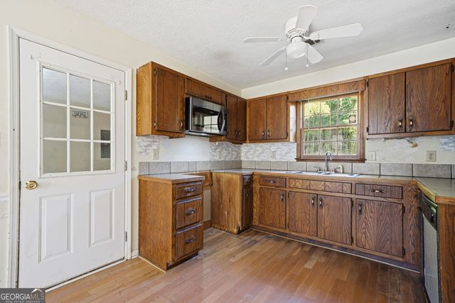 305 Belmont Farms Drive, Ellenwood, GA 30294