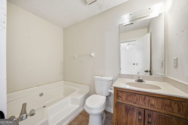 305 Belmont Farms Drive, Ellenwood, GA 30294