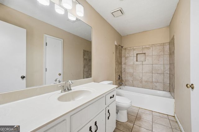 305 Belmont Farms Drive, Ellenwood, GA 30294