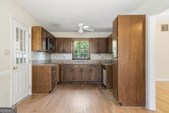 305 Belmont Farms Drive, Ellenwood, GA 30294