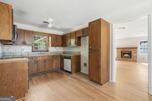 305 Belmont Farms Drive, Ellenwood, GA 30294