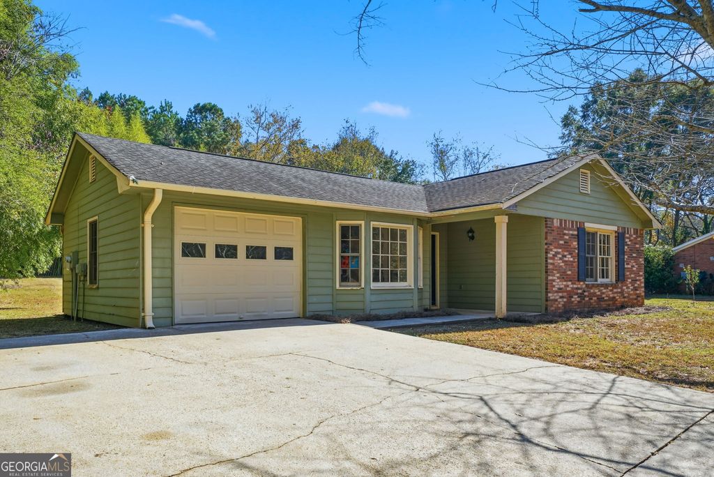 305 Belmont Farms Drive, Ellenwood, GA 30294