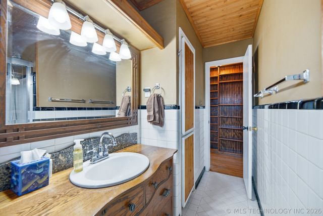 4504 E 25th Place, Tulsa, OK 74114