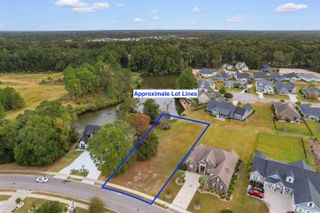 2016 Wood Stork Dr., Conway, SC 29526