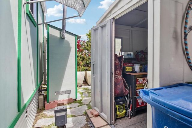 890 38th Avenue, Santa Cruz, CA 95062