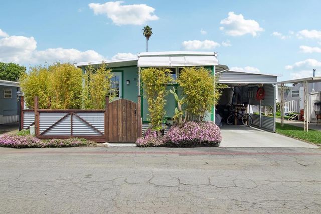 890 38th Avenue, Santa Cruz, CA 95062