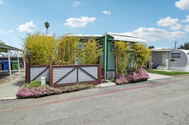 890 38th Avenue, Santa Cruz, CA 95062