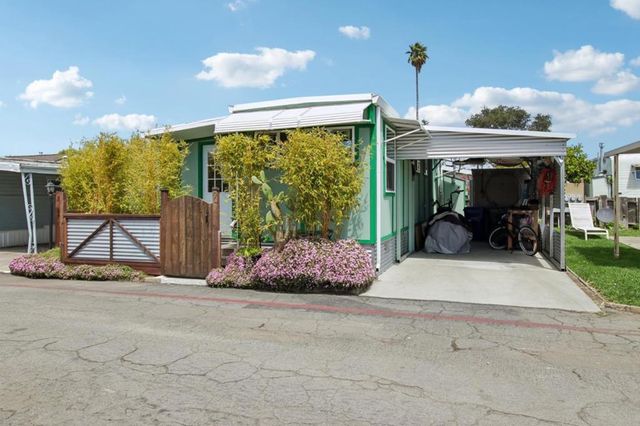 890 38th Avenue, Santa Cruz, CA 95062