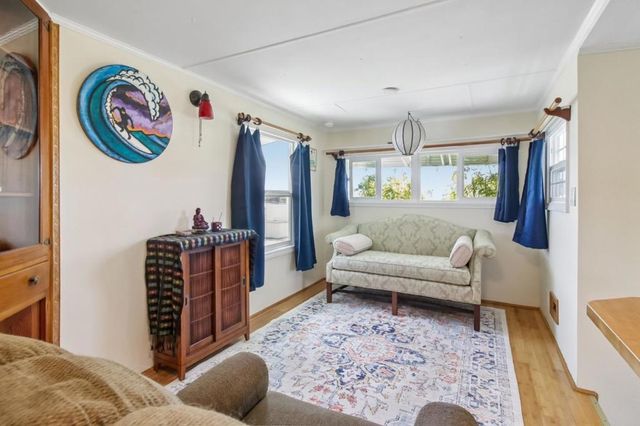 890 38th Avenue, Santa Cruz, CA 95062