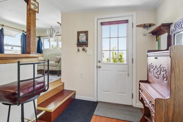 890 38th Avenue, Santa Cruz, CA 95062