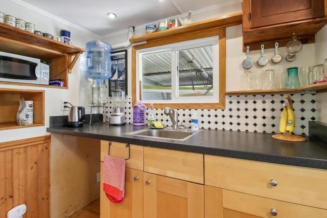 890 38th Avenue, Santa Cruz, CA 95062