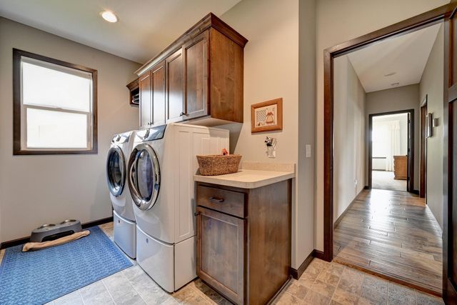 3514 Cove Point Circle NW, Prior Lake, MN 55372