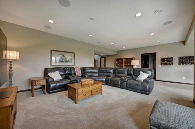 3514 Cove Point Circle NW, Prior Lake, MN 55372