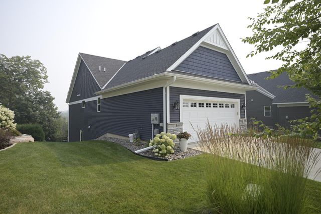 3514 Cove Point Circle NW, Prior Lake, MN 55372
