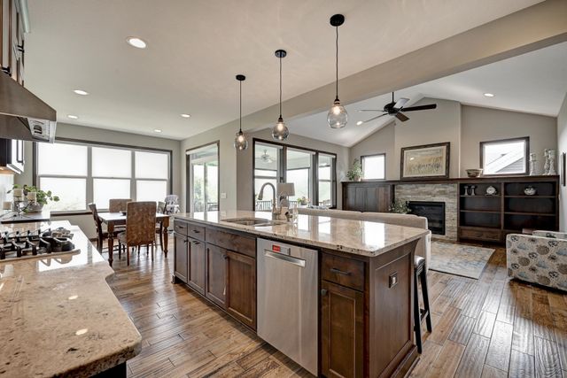 3514 Cove Point Circle NW, Prior Lake, MN 55372