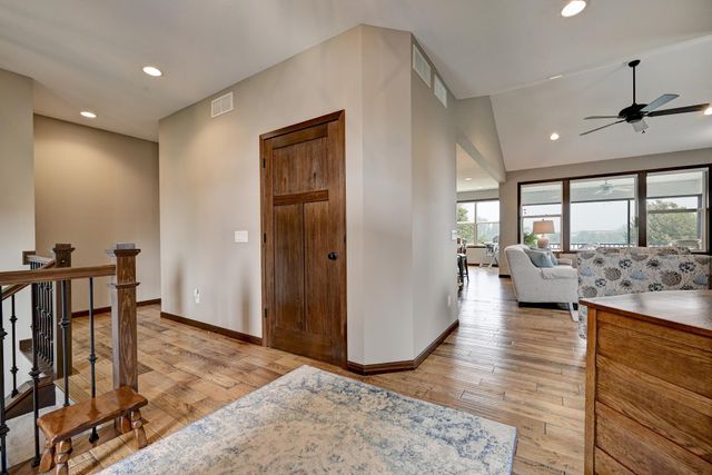 3514 Cove Point Circle NW, Prior Lake, MN 55372