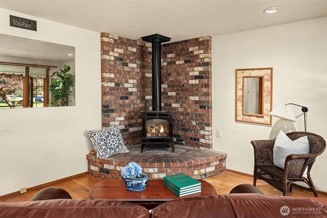 1260 168th Avenue NE, Bellevue, WA 98008