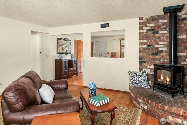 1260 168th Avenue NE, Bellevue, WA 98008