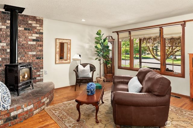 1260 168th Avenue NE, Bellevue, WA 98008