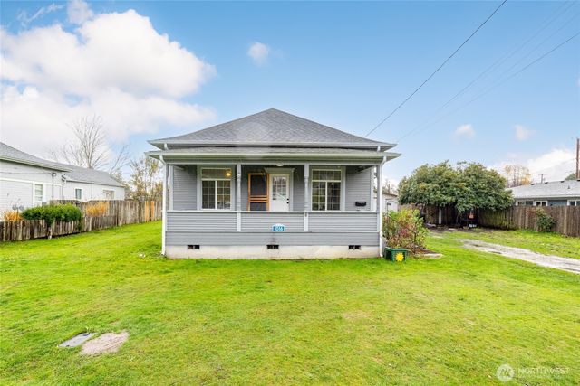 1016 E Orange Avenue, Burlington, WA 98233