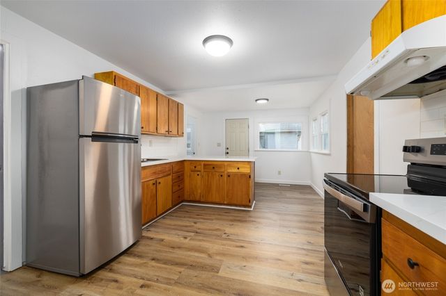 1016 E Orange Avenue, Burlington, WA 98233