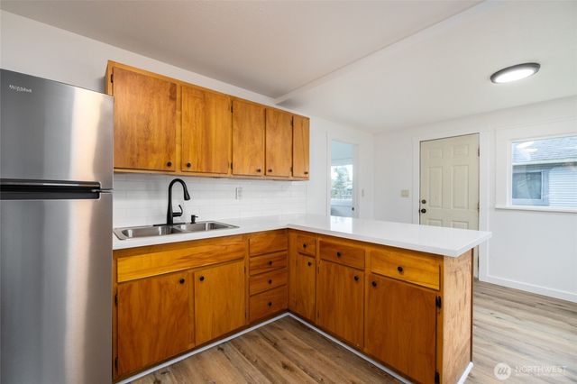 1016 E Orange Avenue, Burlington, WA 98233